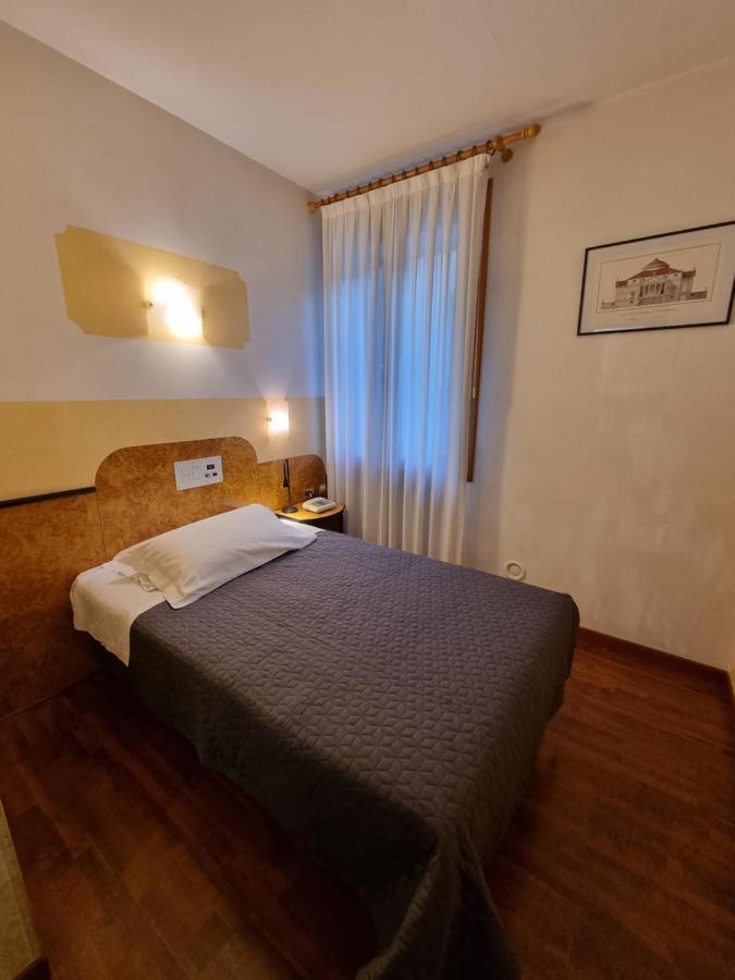 Cityhotel Cristina Vicenza Kültér fotó